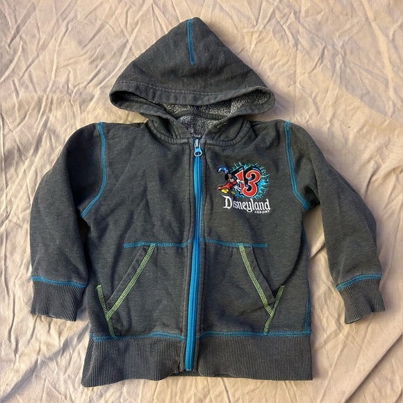 Kids Disneyland 2013 resort hoodie - Picture 5 of 5